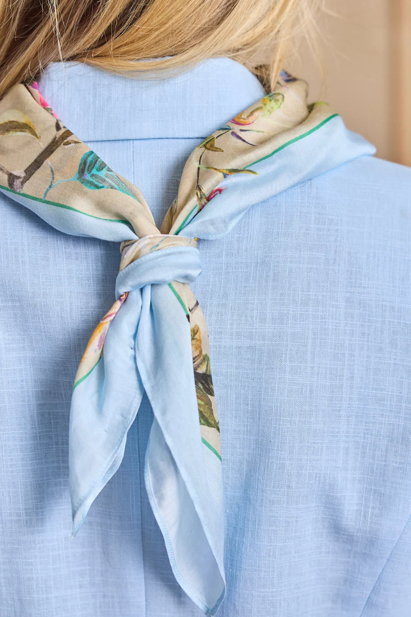 Genta Shawl Licht Blauw Print - Image 2