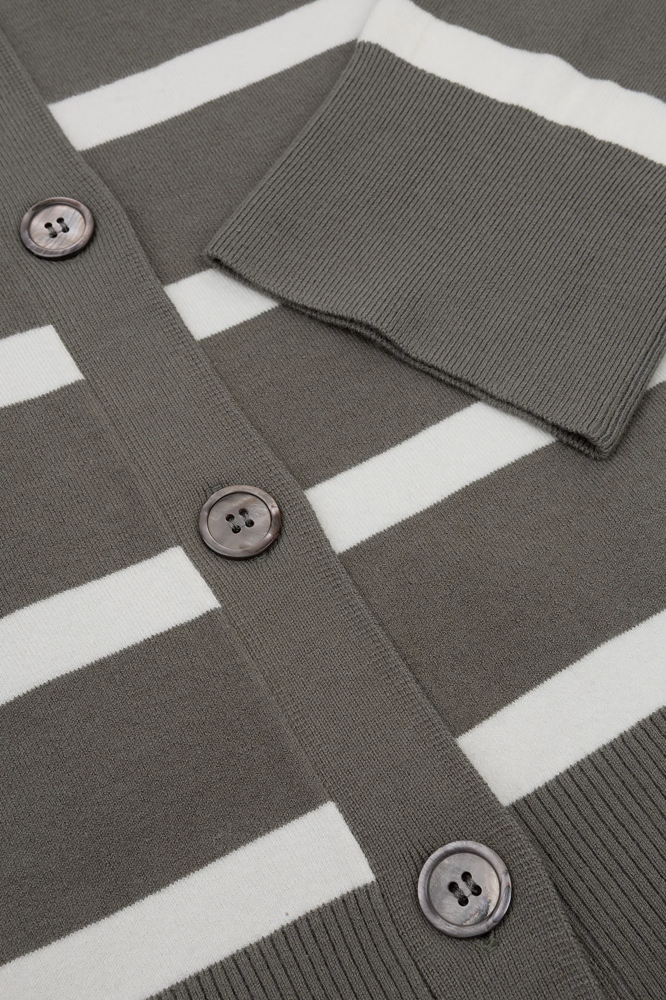 Mirre Vest Off-white Print - Image 3